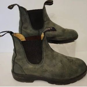 Blundstone boots size 8.